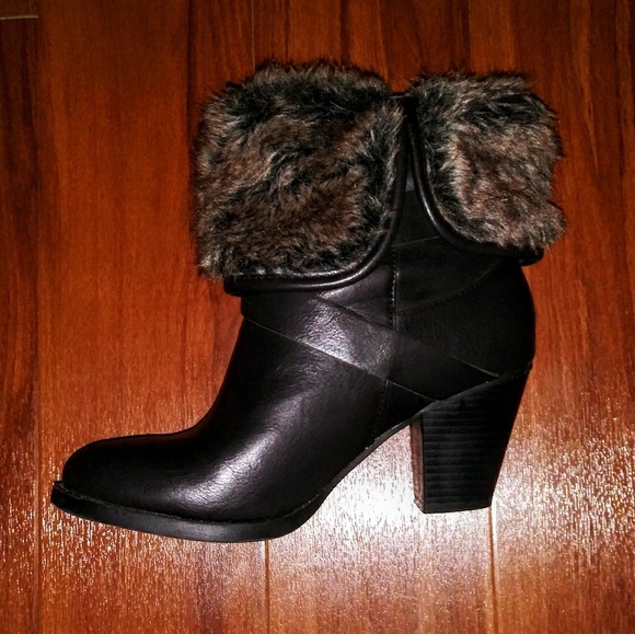 Like New JustFab 'McKinley' Booties - Picture 4 of 5
